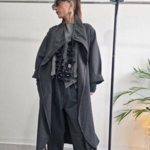 CARDIGAN MAXI ΑΣΥΜΜΕΤΡΟ ΜΕ ΣΟΥΡΑ ΣΤΟΝ ΚΟΛΑΡΟ
